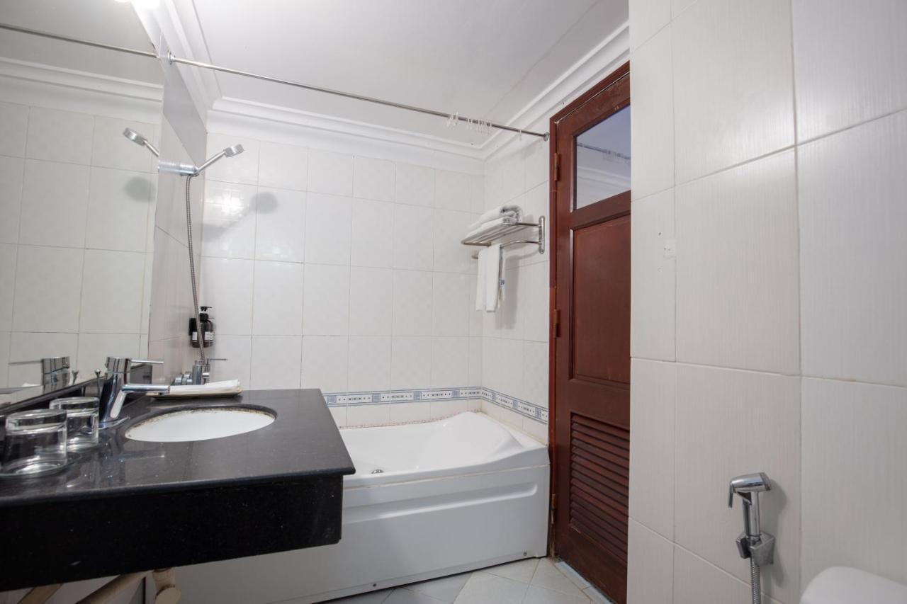 Blau Hotel Hanoi Exterior photo